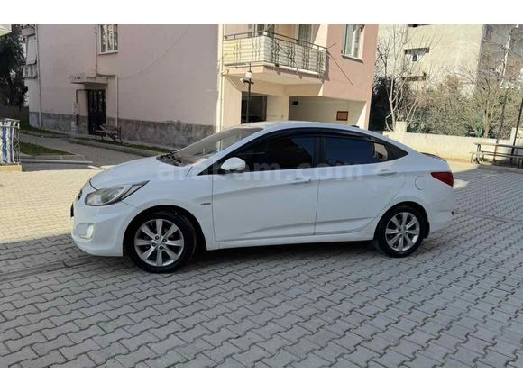 Sahibinden Hyundai Accent Blue 1.6 CRDI Mode Plus 2012 Model Denizli