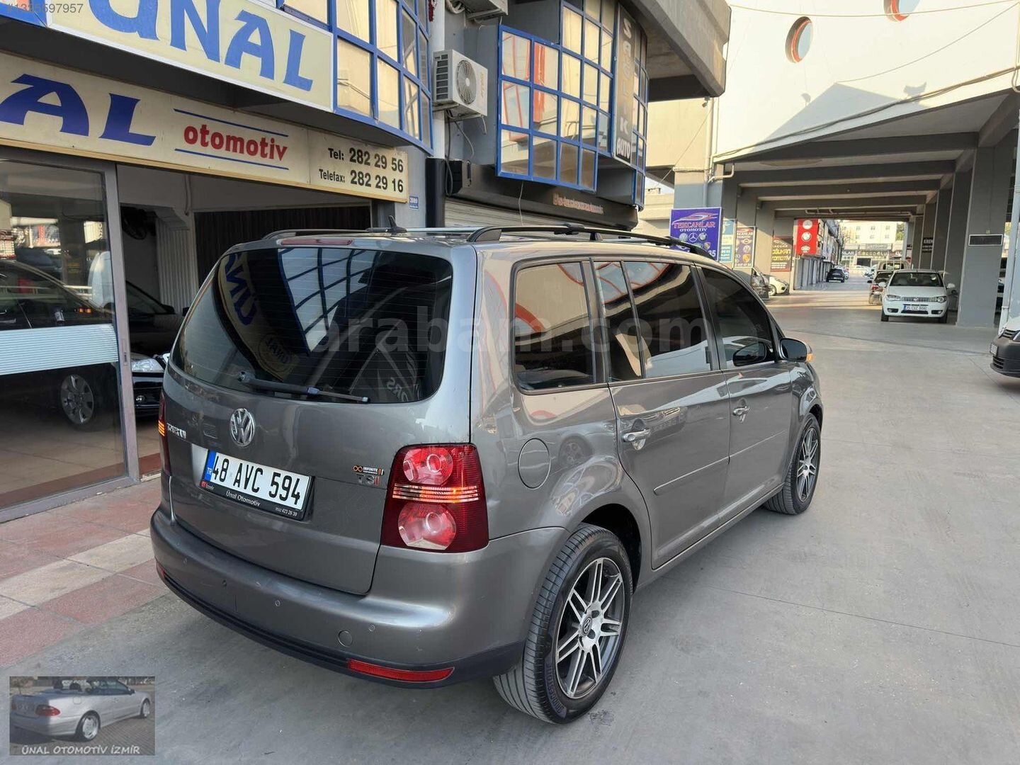 Galeriden Volkswagen Touran 1.4 TSi Highline 2009 Model İzmir 259.000 km Füme 6