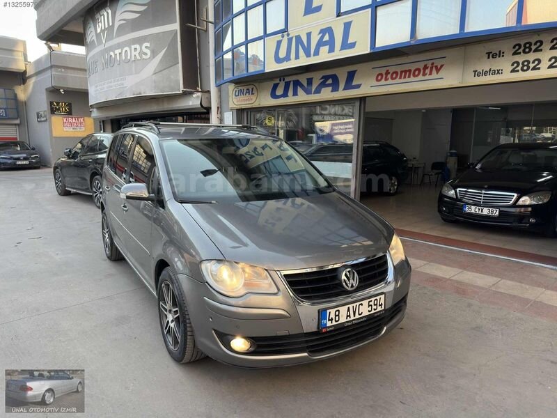 Galeriden Volkswagen Touran 1.4 TSi Highline 2009 Model İzmir 259.000 km Füme