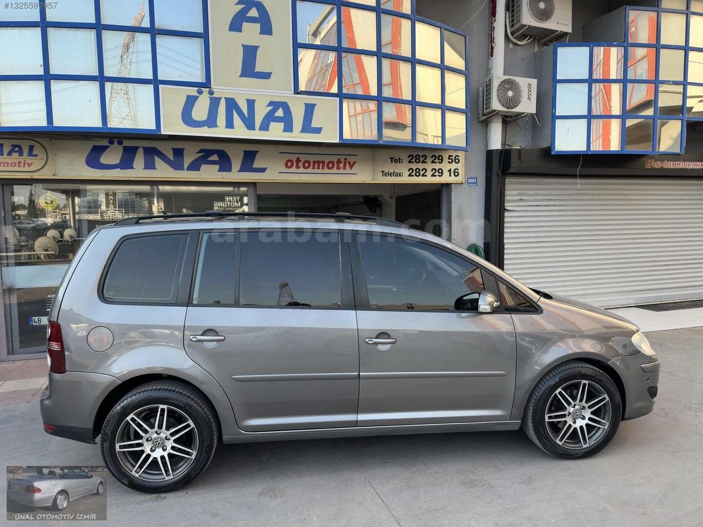 Galeriden Volkswagen Touran 1.4 TSi Highline 2009 Model İzmir 259.000 km Füme 5