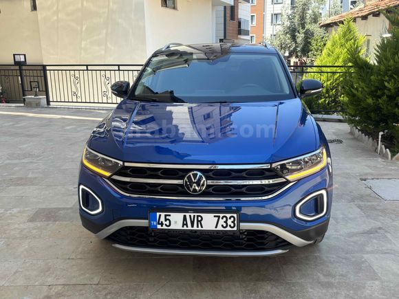 
 Volkswagen T-Roc 1.5 TSI Style 2025 Model Manisa 12.000 km Mavi