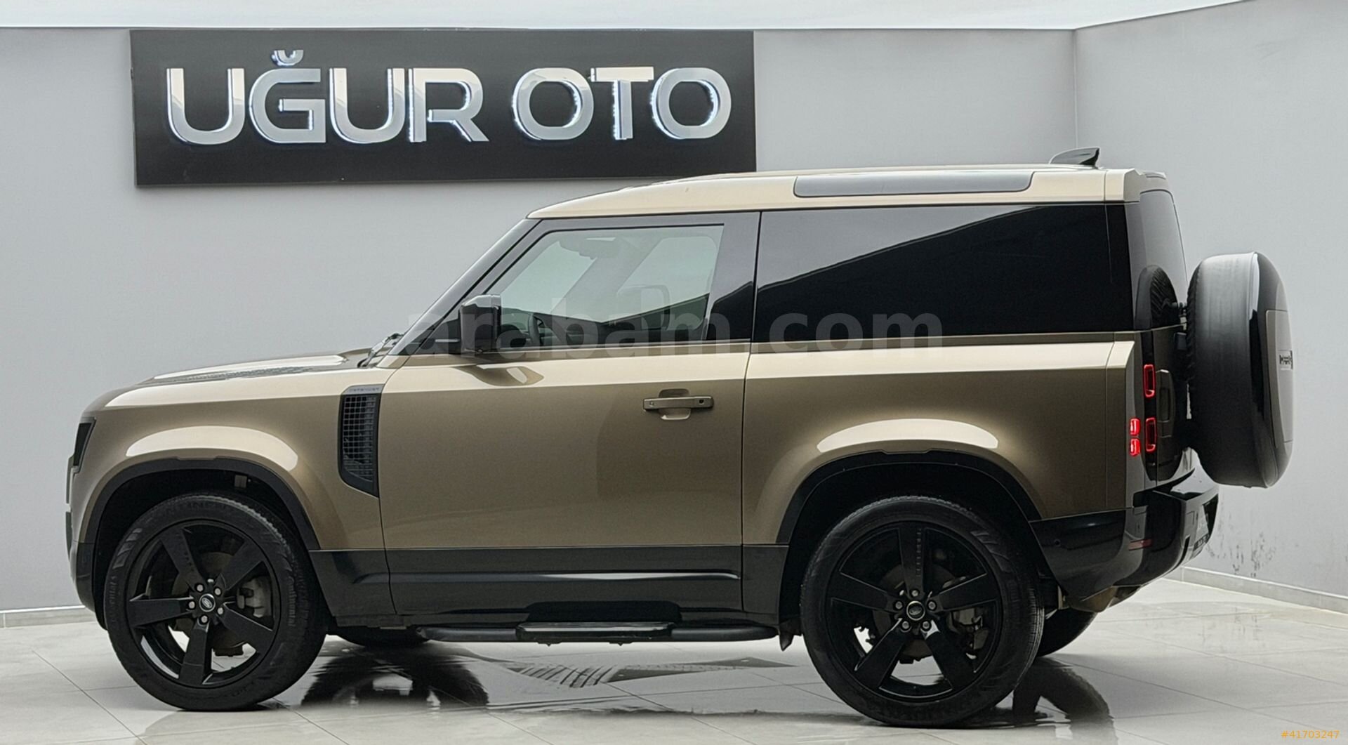 Galeriden Land Rover Defender 90 3.0 D 2023 Model İzmir 26.500 km Kahverengi 3