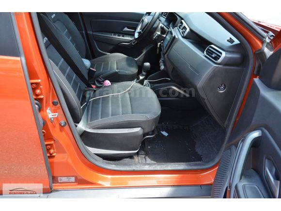 EKSPRES PLAZA'DAN 2023 DACİA DUSTER 1.3 TCE JOURNEY