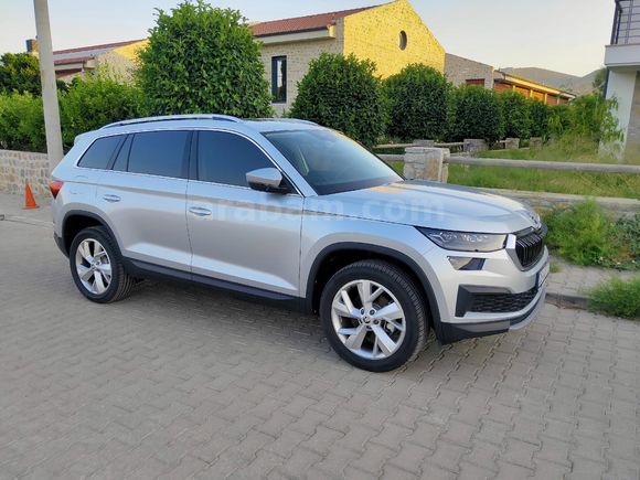 Sahibinden Skoda Kodiaq 1.5 TSI GreenTec Prestige 2024 Model  4.000 km Gri (Gümüş)