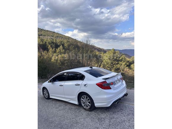 Sahibinden Honda Civic 1.6i VTEC Eco Elegance 2012 Model 