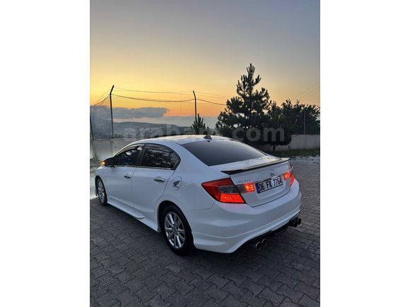 Sahibinden Honda Civic 1.6i VTEC Eco Elegance 2012 Model 