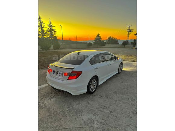 Sahibinden Honda Civic 1.6i VTEC Eco Elegance 2012 Model 