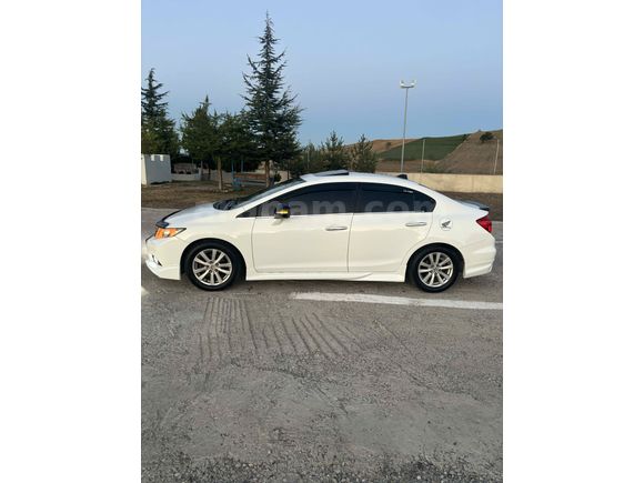 Sahibinden Honda Civic 1.6i VTEC Eco Elegance 2012 Model 