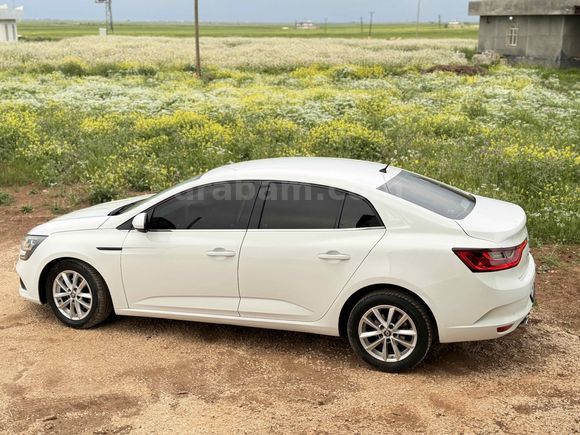 Galeriden Renault Megane 1.5 dCi Touch Plus 2016 Model Şanlıurfa