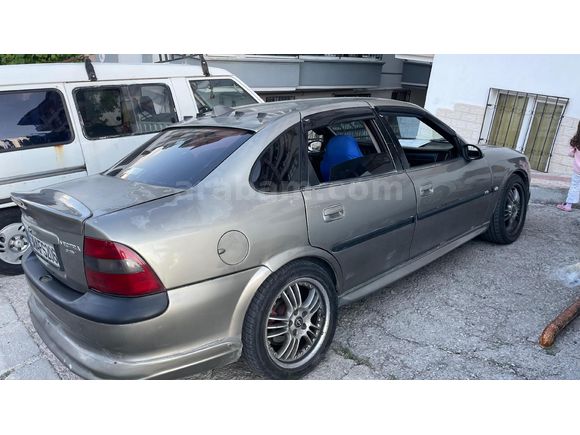 Sahibinden Opel Vectra 2.0 CD temiz 1997 Model