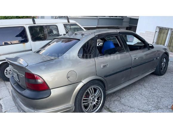 Sahibinden Opel Vectra 2.0 CD temiz 1997 Model