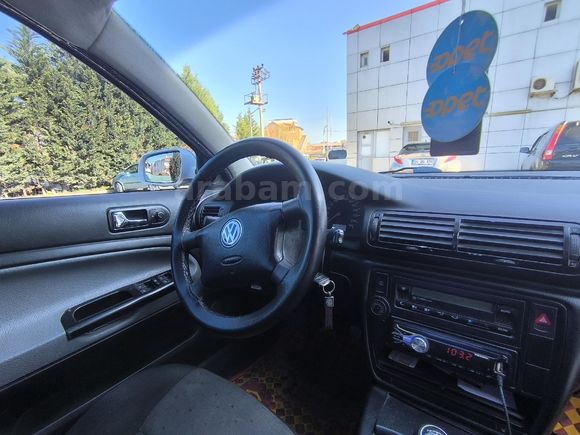 Sahibinden Volkswagen Passat 1.8 Basic 1999 Model