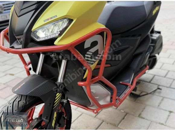 Extralı Aprilla SR GT 200