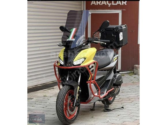 Extralı Aprilla SR GT 200