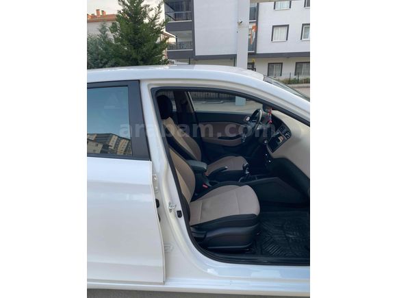 Sahibinden Hyundai i20 1.4 CRDi Style 2015 Model 