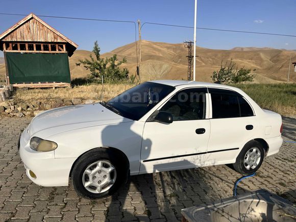 Sahibinden Hyundai Accent 1.5 GLS  klimalı 1999 Model 