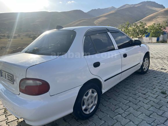 Sahibinden Hyundai Accent 1.5 GLS  klimalı 1999 Model 