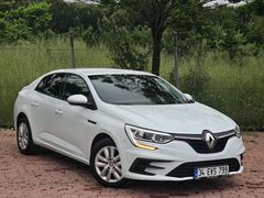YETKİLİ SERVIS BAKMLI 2021 MEGANE 1.3 TCE JOY 140 BG 0.68 KREDI