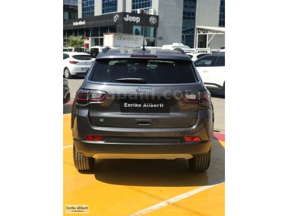 ENRİKO ALİBERTİ'den Jeep Compass 1.5 e-Hybrid Limited 4x2