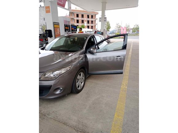Sahibinden Renault Megane 1.5 dCi Dynamique 2010 Model 