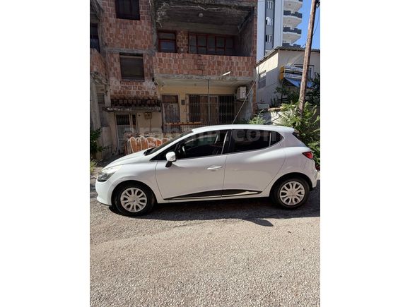 Acil  Renault Clio 1.2 Joy 2015 Model 