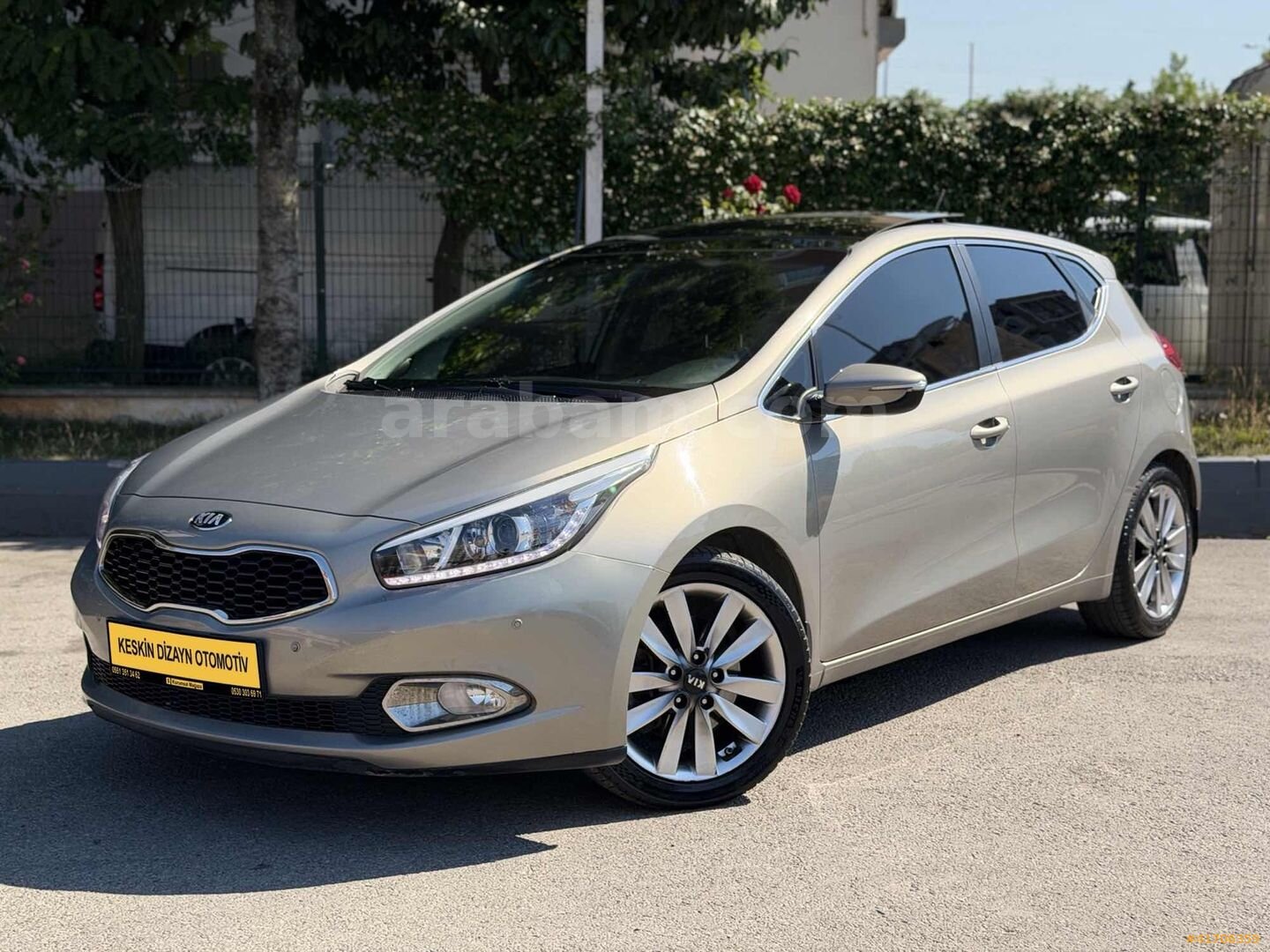 Galeriden Kia Ceed 1.6 CRDi Concept Plus 2013 Model İstanbul 65.500 km Şampanya 1