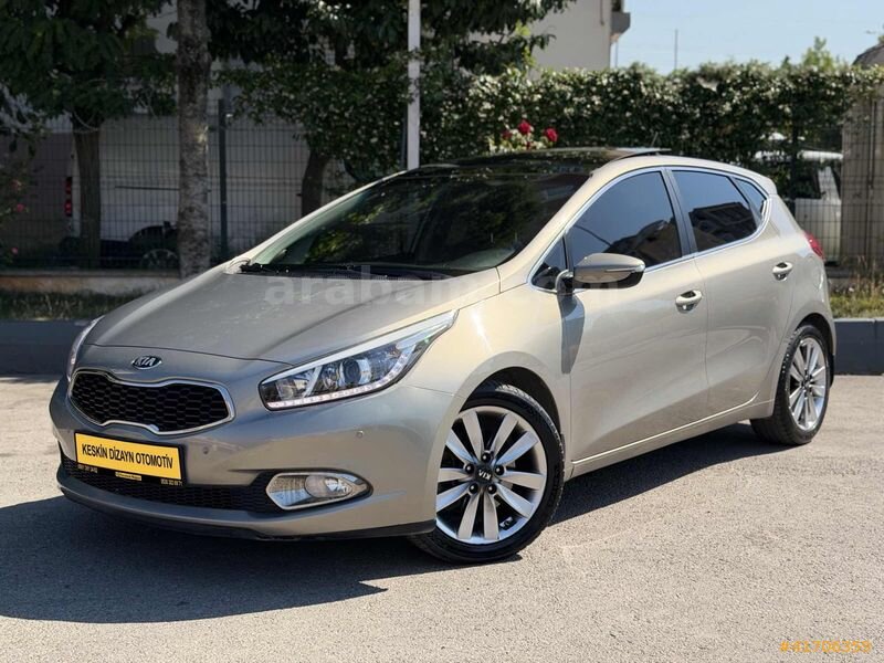 Galeriden Kia Ceed 1.6 CRDi Concept Plus 2013 Model İstanbul 65.500 km Şampanya