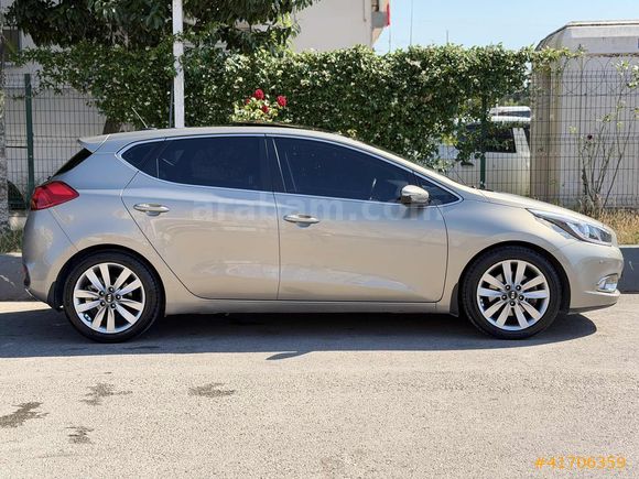 2013 MODEL CEED 62.000 KM HATASIZ BOYASIZ KAYITSIZ CAM TAVANLI