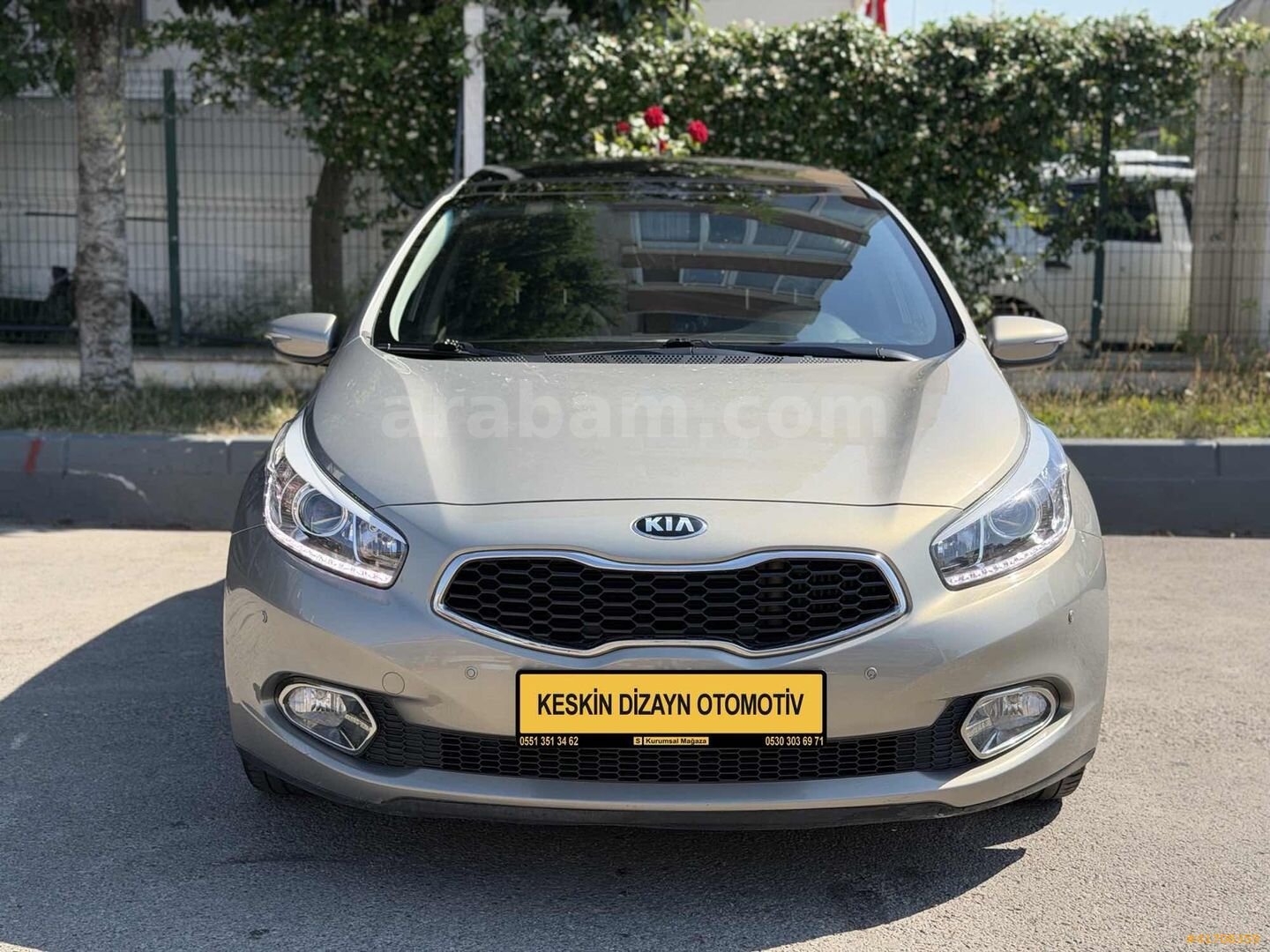 Galeriden Kia Ceed 1.6 CRDi Concept Plus 2013 Model İstanbul 65.500 km Şampanya 3