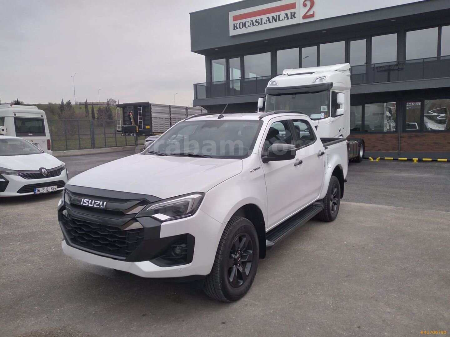 Galeriden Isuzu D-Max 1.9 D 4x4 V-Cross 2025 Model Bursa 12.900 km Beyaz 2