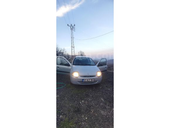 Sahibinden Renault Clio 1.4 RNA 2000 Model