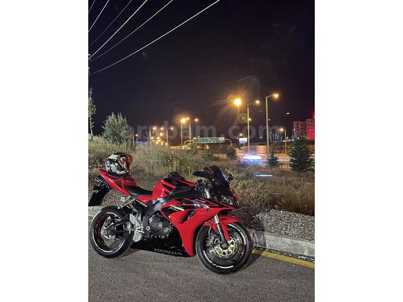 Koleksiyonluk 1000 RR 