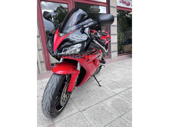 Koleksiyonluk 1000 RR 