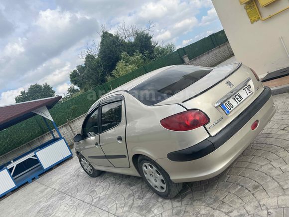 Sahibinden  TEMİZ BENZİNLİ AİLE ARACI