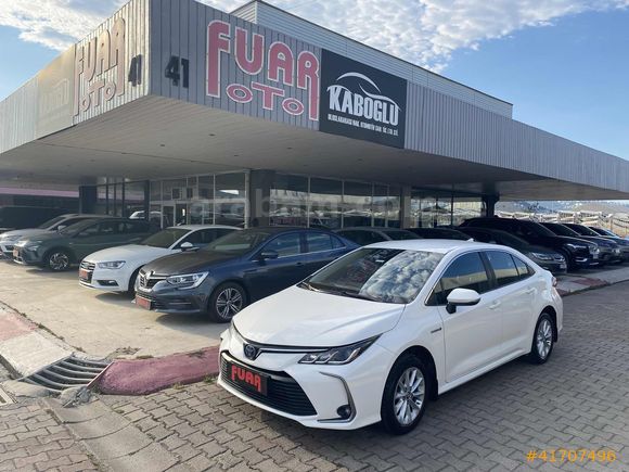 2020 COROLLA 1.8 HYBRD 106000 KM DREAM S. BAKIMLI BOYASIZ