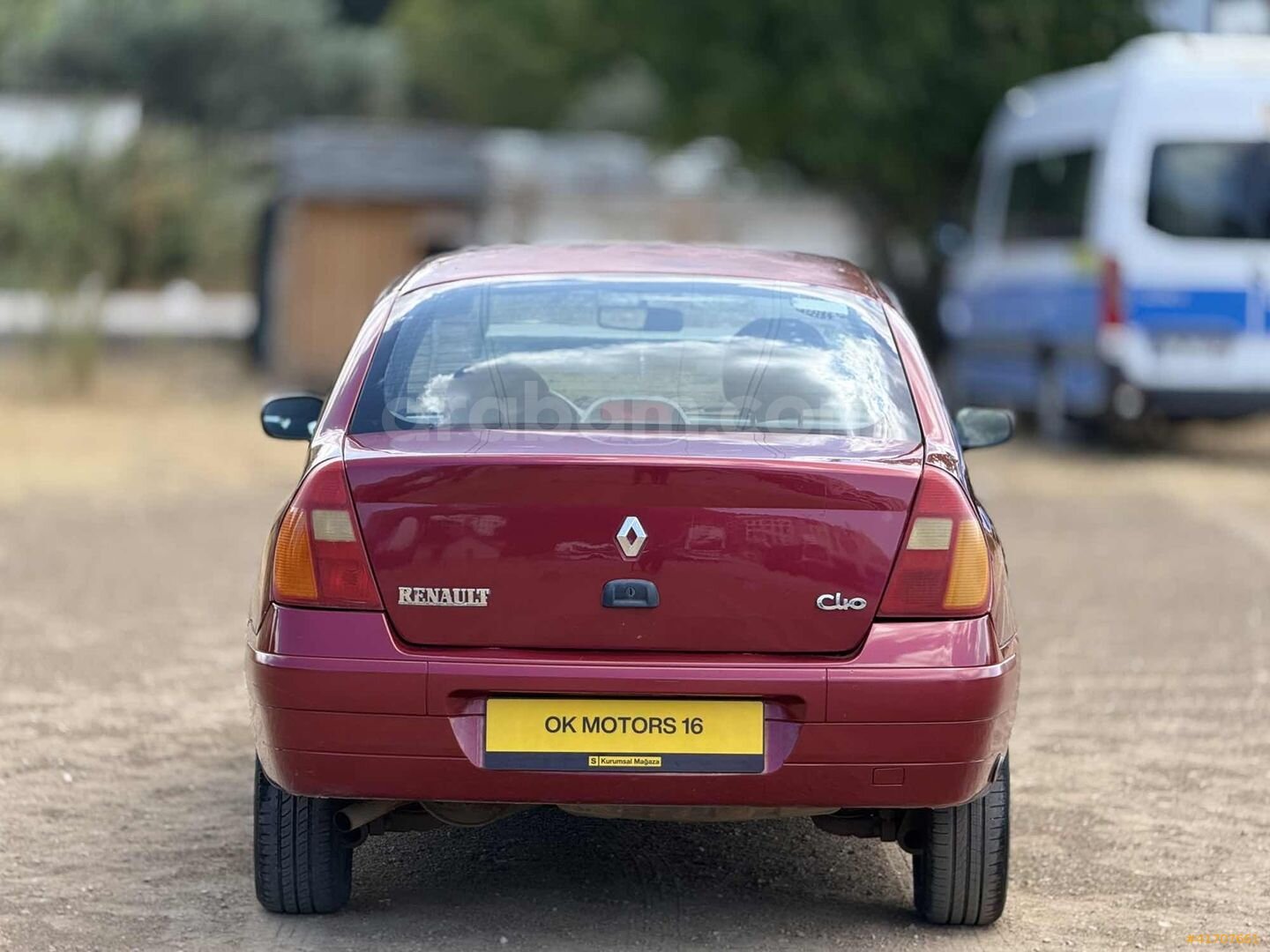 Galeriden Renault Clio 1.4 RNA 2000 Model Bursa 308.000 km Bordo 7