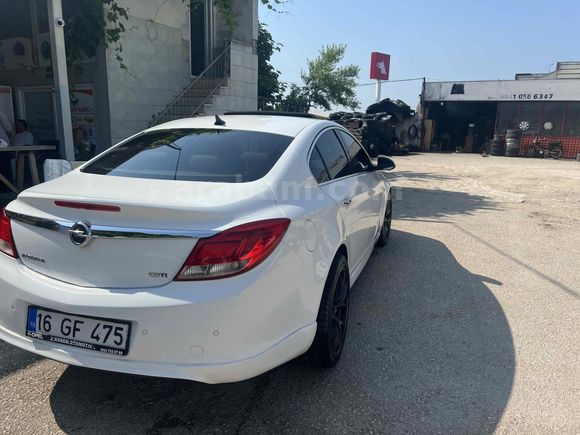 Sahibinden Opel Insignia 2.0 CDTI Edition 2012 Model  267.000 km Beyaz