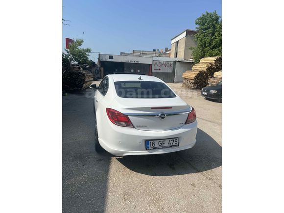 Sahibinden Opel Insignia 2.0 CDTI Edition 2012 Model  267.000 km Beyaz