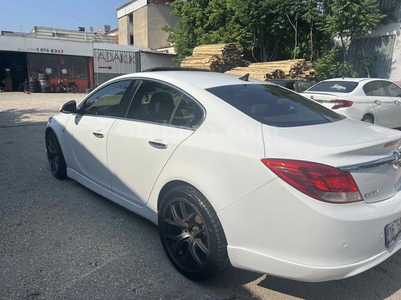 Sahibinden Opel Insignia 2.0 CDTI Edition 2012 Model  267.000 km Beyaz