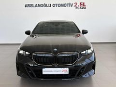 HYUNDAİ BAYİ ARSLANOĞLU DAN 520İ M SPORT ORİJİNAL DÜŞÜK KM
