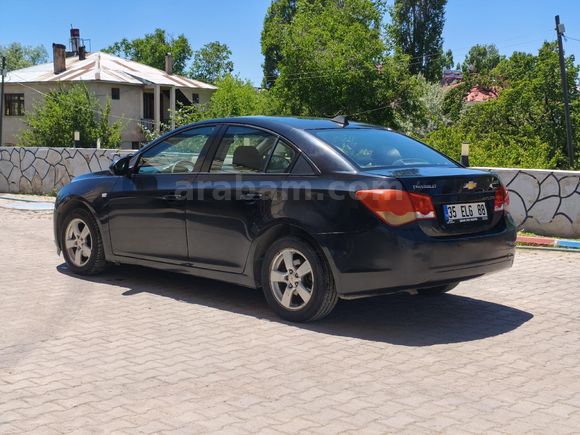 Chevrolet Cruze 1.6 LT Plus 2012 Model üste alacak şekilde takas olur