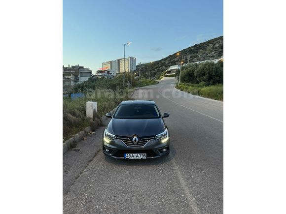 Sahibinden Renault Megane 1.3 TCe Joy 2020 Model 