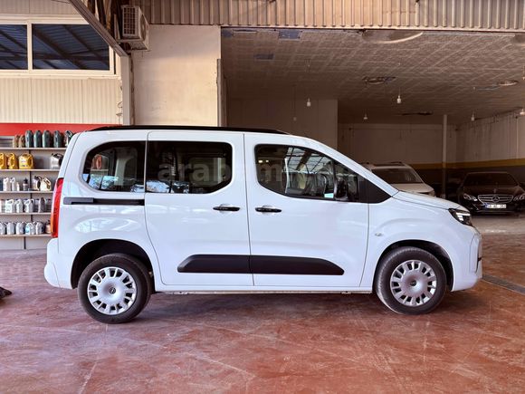 Sahibinden Opel Combo 1.5 CDTI Essential 2025 Model 