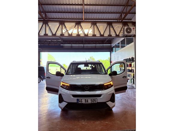 Sahibinden Opel Combo 1.5 CDTI Essential 2025 Model 