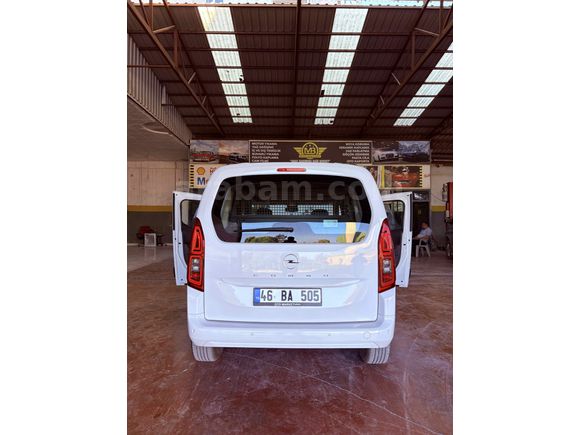 Sahibinden Opel Combo 1.5 CDTI Essential 2025 Model 