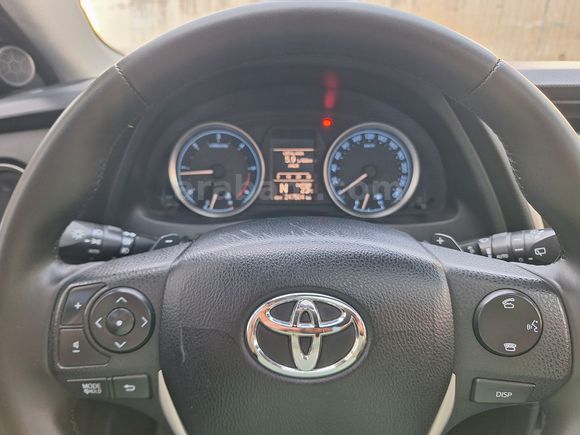 2013 AURİS 1.4 D4D DIESEL OTM CAM TAVAN PREMIUM KOLTK IST