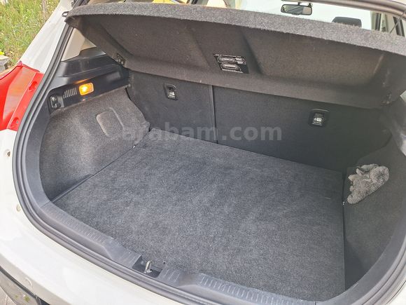 2013 AURİS 1.4 D4D DIESEL OTM CAM TAVAN PREMIUM KOLTK IST