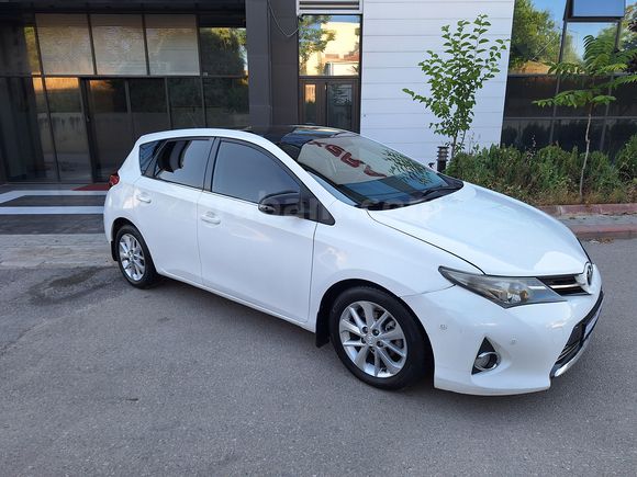 2013 AURİS 1.4 D4D DIESEL OTM CAM TAVAN PREMIUM KOLTK IST