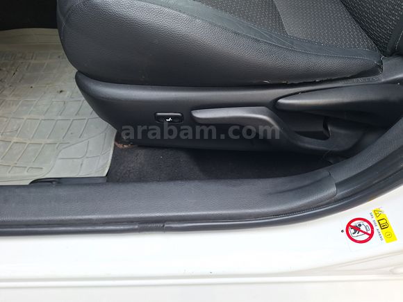 2013 AURİS 1.4 D4D DIESEL OTM CAM TAVAN PREMIUM KOLTK IST