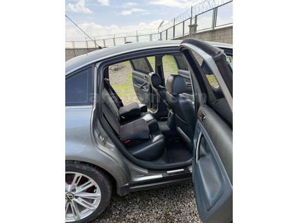 Volkswagen Passat 1.8 T Exclusive 